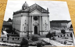 Bonita por fora, mas com problemas por dentro, assim era a antiga catedral de Ponta Grossa