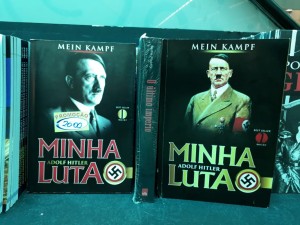 Livros que eram vendidos no shopping de Ponta Grossa