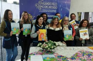 Escritora paranaense lança coleção acessível para crianças com baixa visão em Ponta Grossa