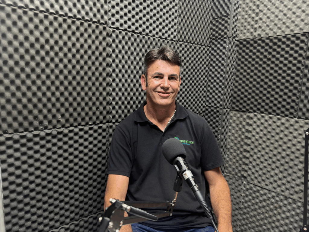 Sidney Pereira Borges nos estúdios da UniSecal | Foto: Acadêmica Emilly Araújo